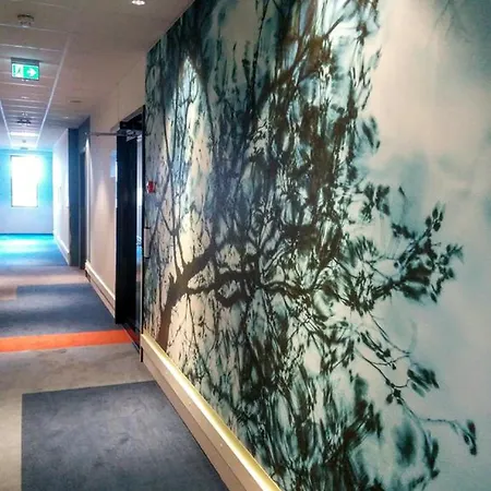 Quality Pond Hotel