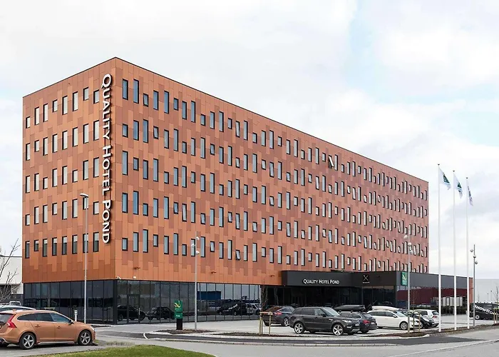 Quality Pond Hotel 3*