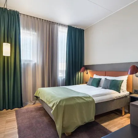 Quality Pond Hotell 3*