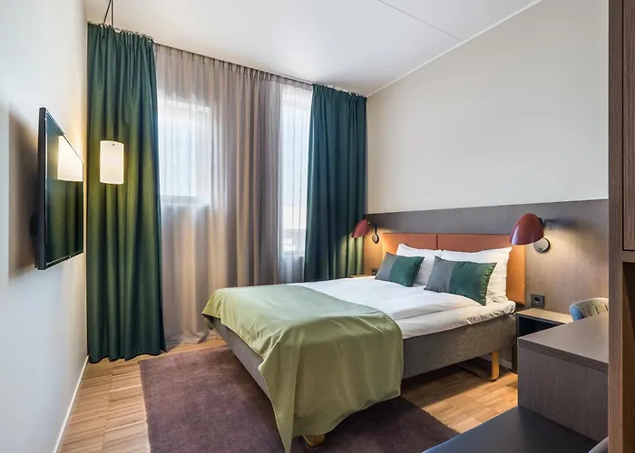 Quality Pond Hotell 3*